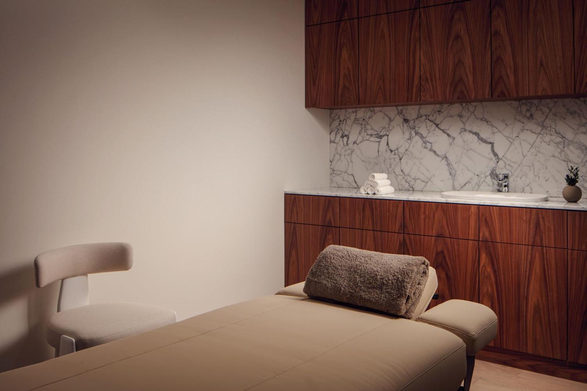 Courtyard By Marriott Ереван Экстерьер фото