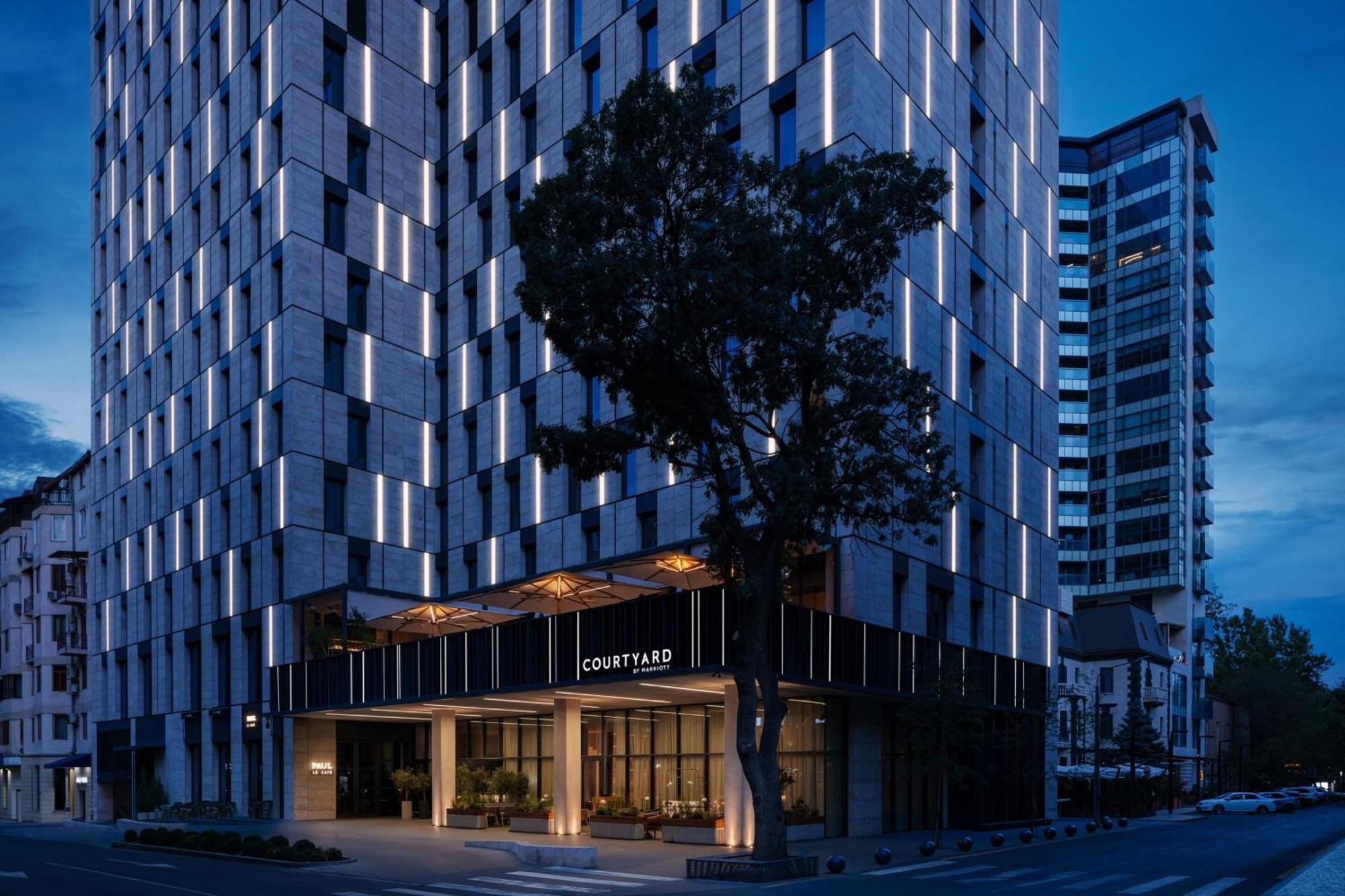 Courtyard By Marriott Ереван Экстерьер фото