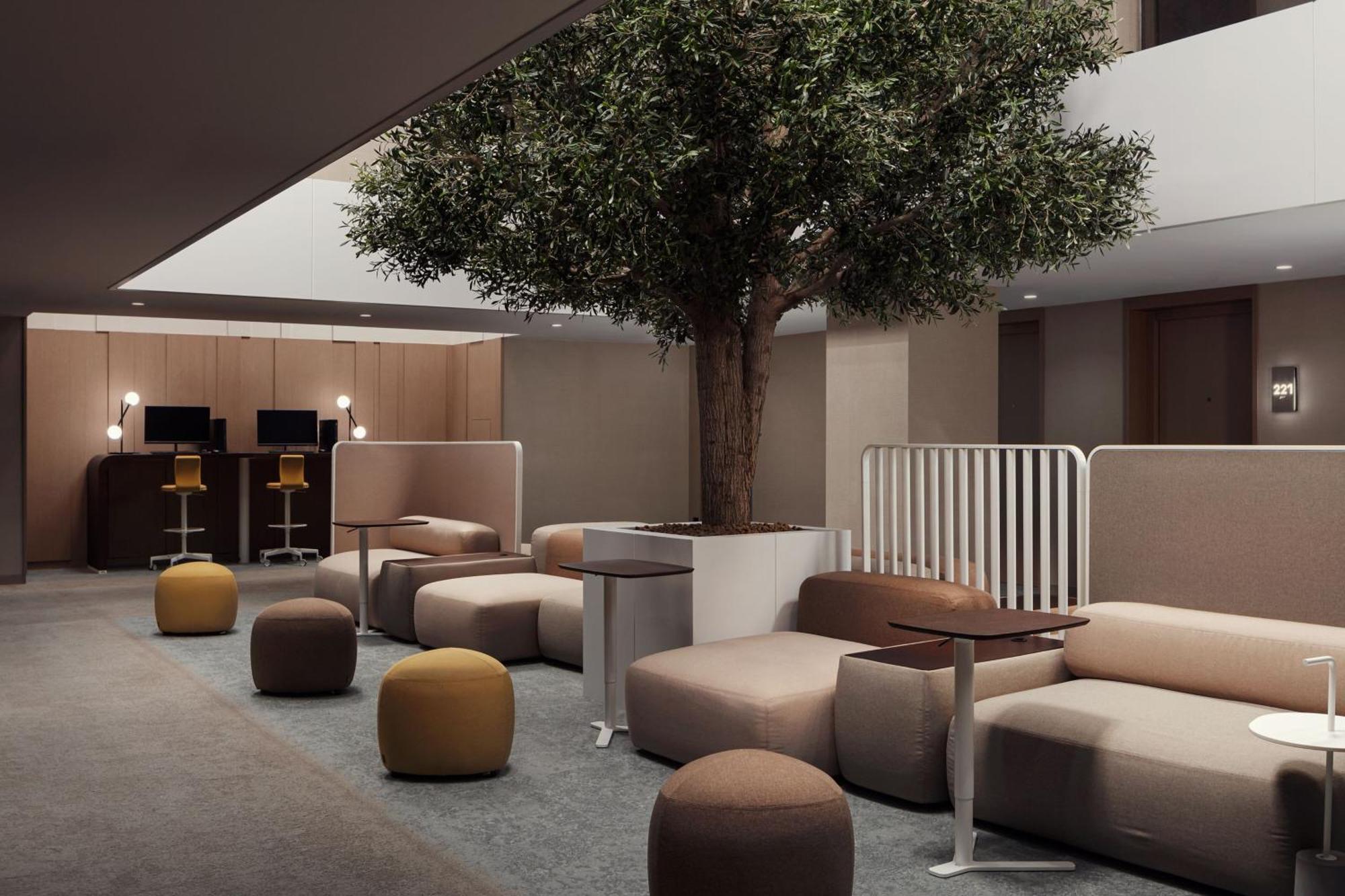 Courtyard By Marriott Ереван Экстерьер фото